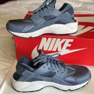 Nike women’s size 9